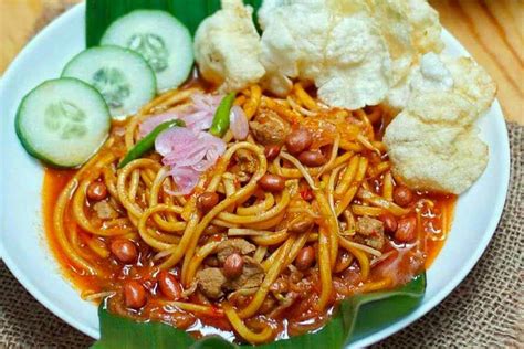  Mie Aceh;  Bir Deniz Ürünleri Şöleni ve Baharatların Dansı!